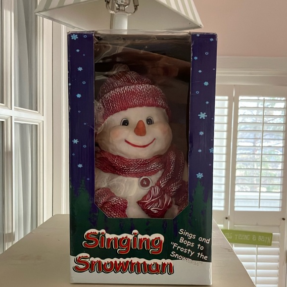 NIB Frosty The Snowman Musical Sings & Bops To “Frosty The Snowman” - Picture 1 of 15